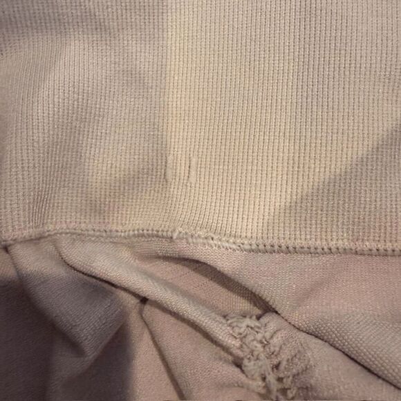 GymShark Leggings Pink Camo Textured Print Size Small - Picture 5 of 11